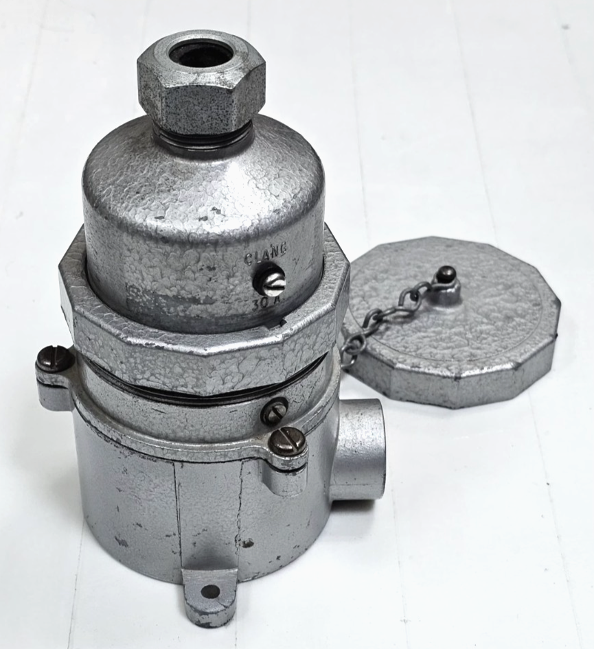Clang 4Pin Socket Plug| 30A| Vintage Industrial Connector | Made in UK - saleem al tamimi electric equipment trading co llc-UAE