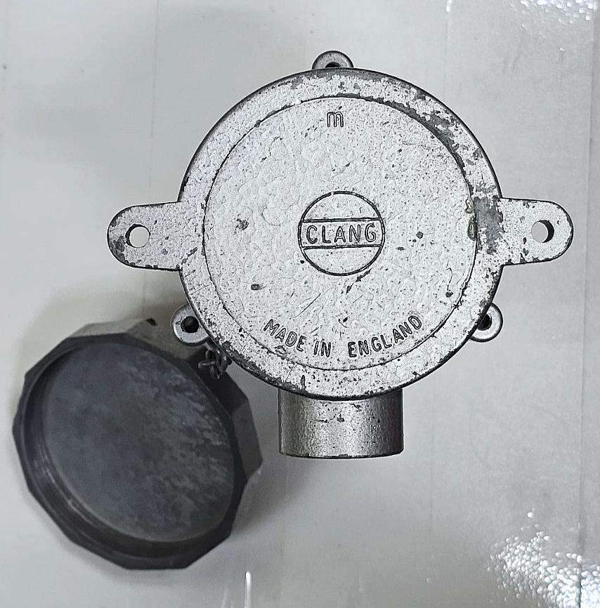 Clang 4Pin Socket Plug| 30A| Vintage Industrial Connector | Made in UK - saleem al tamimi electric equipment trading co llc-UAE