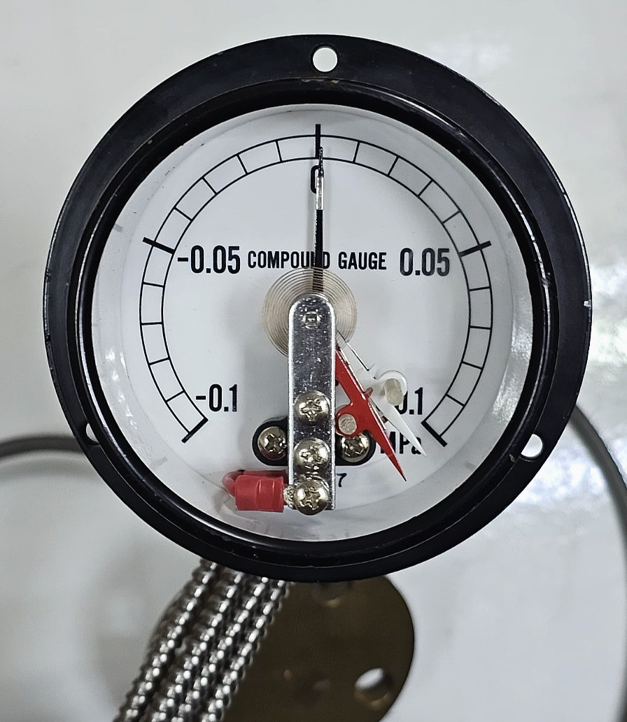 Compound Pressure Gauge | 0.1 to 0.1 MPa | Vacuum Pressure Dial Meter - saleem al tamimi electric equipment trading co llc-UAE