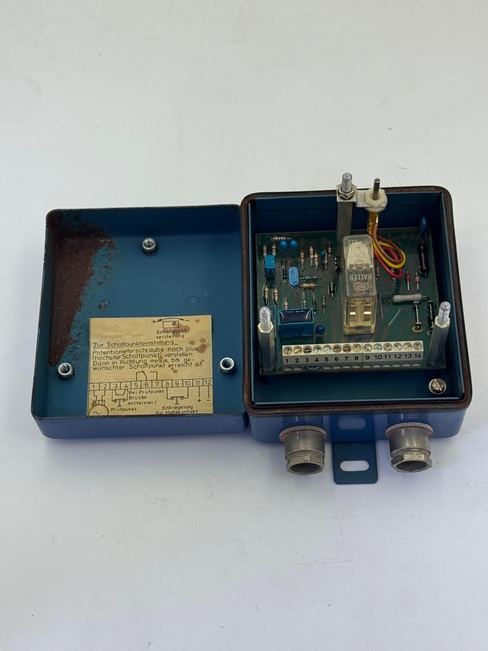DEUTAI WERKE ES 113 dy Speed Control Generator – 24V, 4A, 500VA, 250V, 2800 RPM - saleem al tamimi electric equipment trading co llc-UAE