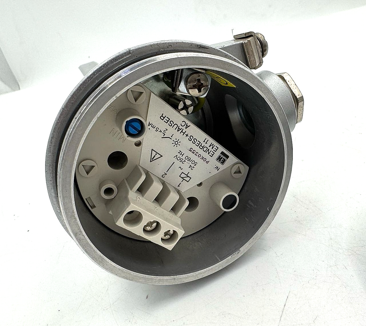 Endress+Hauser Soliphant FTM 930GR1ACSN Vibronic Point Level Switch - saleem al tamimi electric equipment trading co llc-UAE