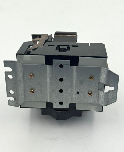 General Electric CR3CLR Motor Starter | 90A | Coil 440V | Made in usa - saleem al tamimi electric equipment trading co llc-UAE