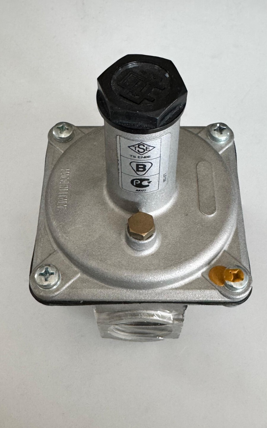 Giuliani Anello FSD25/CE Gas Pressure Regulator – 12+24 mbar | Max Inlet 0.2 Bar - saleem al tamimi electric equipment trading co llc-UAE