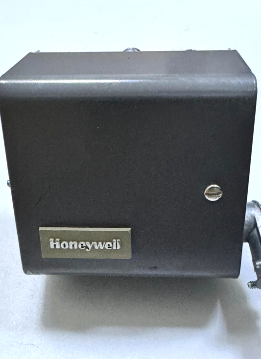Honeywell L4103A1142 Aquastat Controller – High Limit & Circulator Control - saleem al tamimi electric equipment trading co llc-UAE
