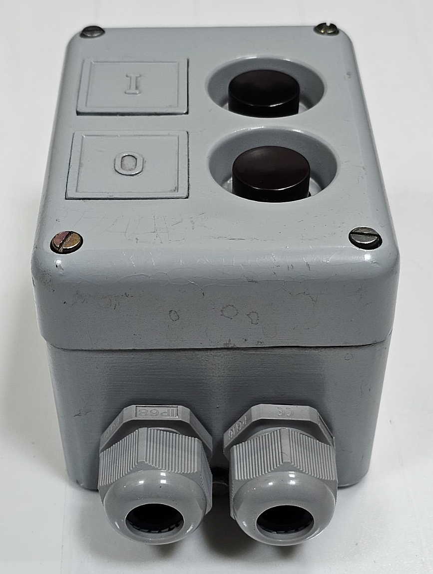 Iskra T31 n2 Push Button Switch | Industrial Control Switch - saleem al tamimi electric equipment trading co llc-UAE