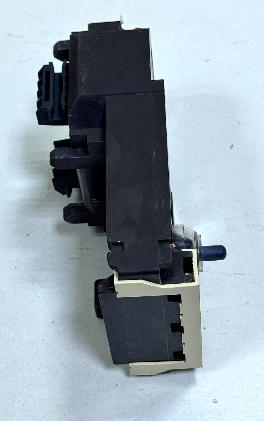 LX1FJ220 | Contactor Coil | 220 V | Fast Shipping - saleem al tamimi electric equipment trading co llc-UAE