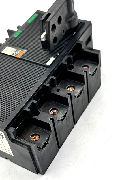 Merlin Gerin Interpact IN125T Switch Disconnector | 125A - saleem al tamimi electric equipment trading co llc-UAE