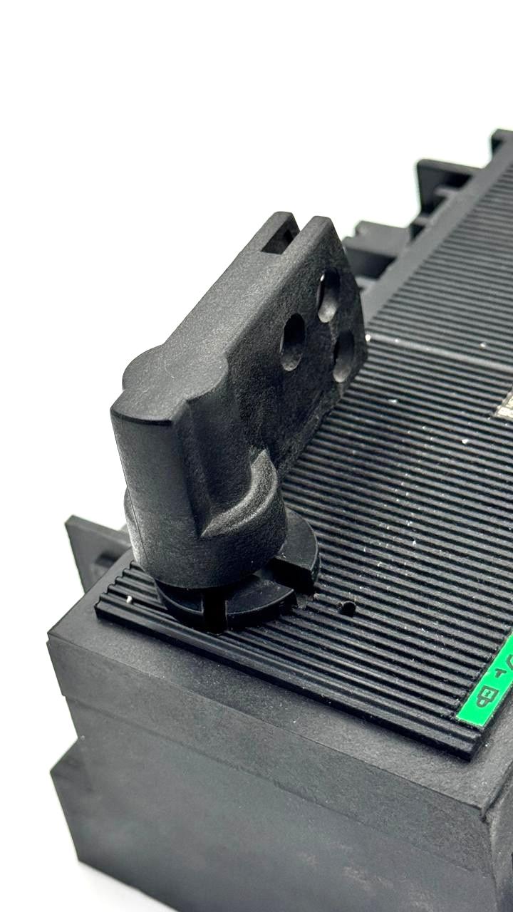 Merlin Gerin Interpact IN125T Switch Disconnector | 125A - saleem al tamimi electric equipment trading co llc-UAE