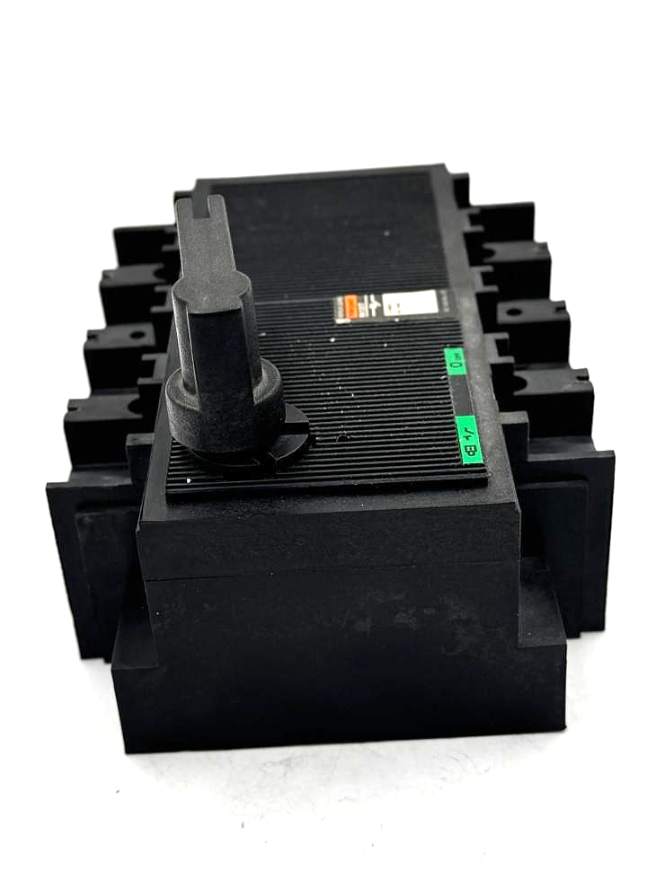 Merlin Gerin Interpact IN125T Switch Disconnector | 125A - saleem al tamimi electric equipment trading co llc-UAE