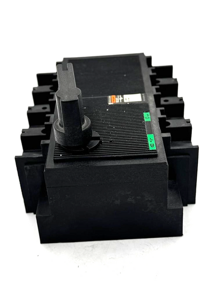 Merlin Gerin Interpact IN125T Switch Disconnector | 125A - saleem al tamimi electric equipment trading co llc-UAE