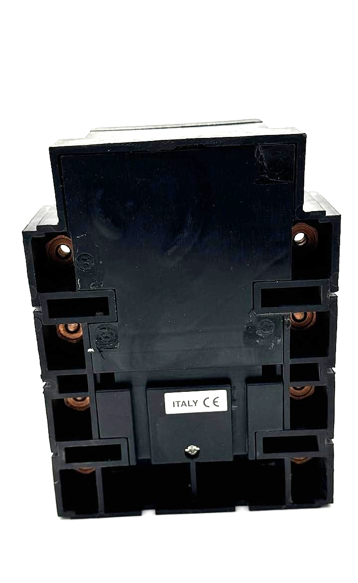 Merlin Gerin Interpact IN125T Switch Disconnector | 125A - saleem al tamimi electric equipment trading co llc-UAE