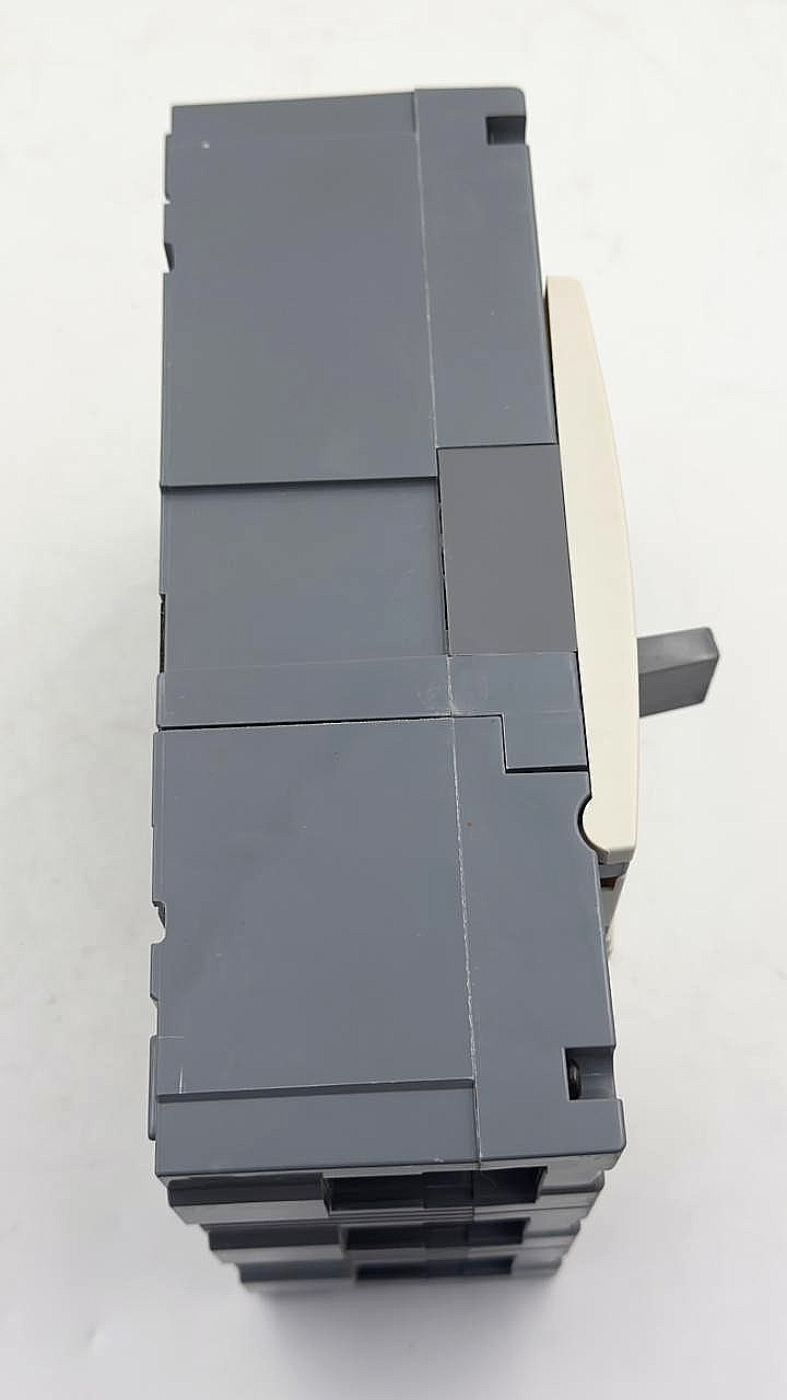 MetaMEC ABS 603a– 600A 3P3E Thermal Magnetic Molded Case Circuit Breaker - saleem al tamimi electric equipment trading co llc-UAE