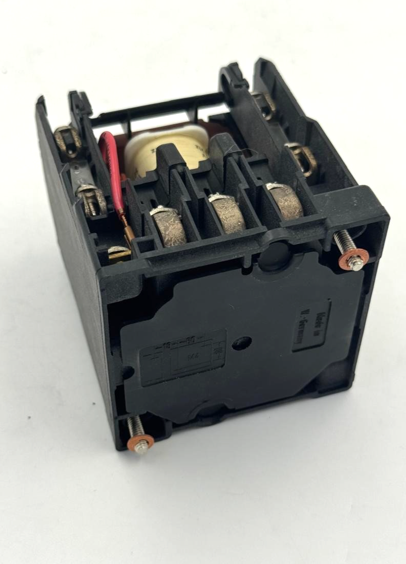 Moeller DIL0a22 Contactor | 110V Coil | Made in Germany ( 1 pcs  ) - saleem al tamimi electric equipment trading co llc-UAE