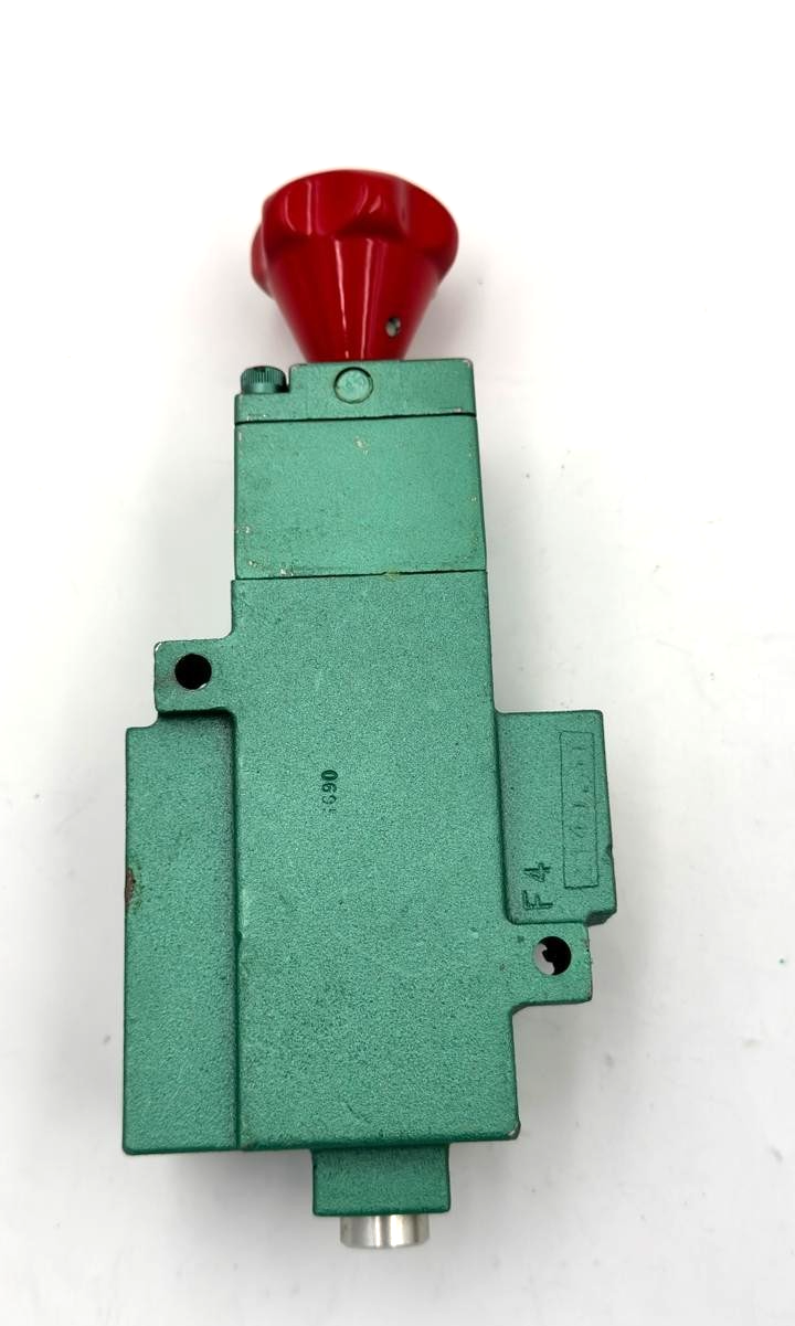 Numatics VT30006Y Pneumatic Manual Lockout Valve - saleem al tamimi electric equipment trading co llc-UAE