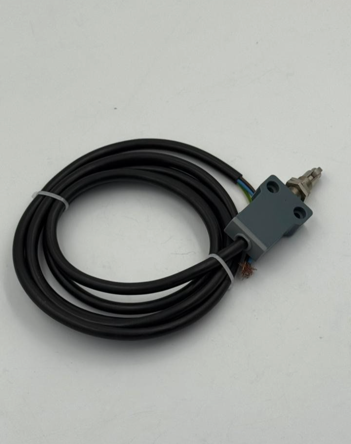 Pizzato | FB 45122SN | Prewired Position Switch |  Made in Italy - saleem al tamimi electric equipment trading co llc-UAE