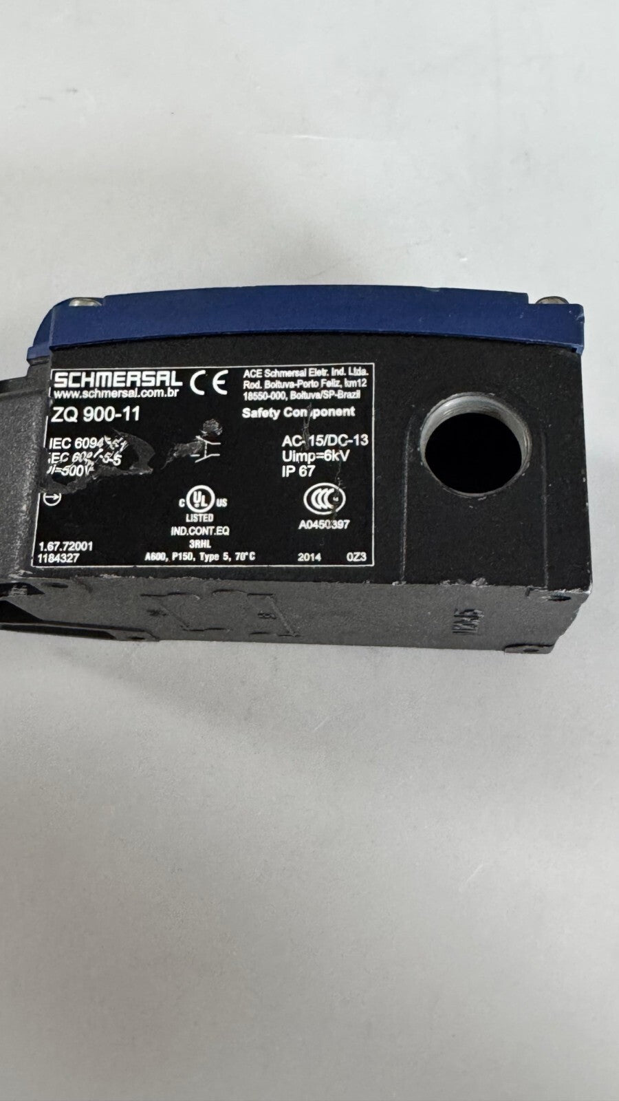 SCHMERSAL ZQ 90011 Safety Pull Switch | IP67 Rated | AC15 DC13 Contact Type - saleem al tamimi electric equipment trading co llc-UAE