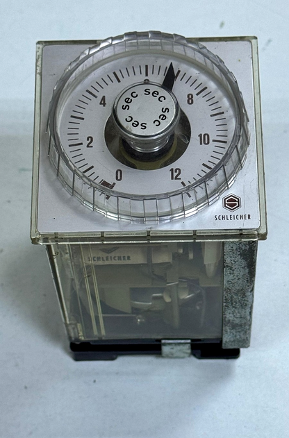 Schleicher Mikroais DZ 12SG Electromechanical Timer Relay, 220V | German Made - saleem al tamimi electric equipment trading co llc-UAE