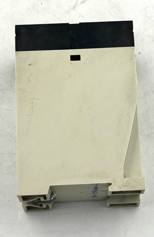 Sutron DAZT Industrial Timer Relay | 220V AC Power Supply - saleem al tamimi electric equipment trading co llc-UAE