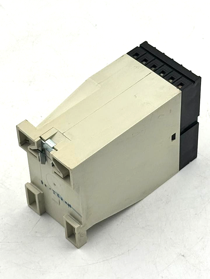 Sutron DAZT Industrial Timer Relay | 220V AC Power Supply - saleem al tamimi electric equipment trading co llc-UAE