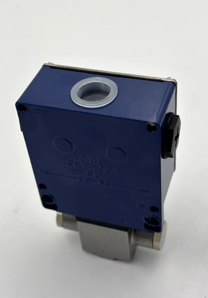 Telemecanique  XCKMR54D1H29 Limit Switch | 3A | 240V AC | Made in France (1 pcs) - saleem al tamimi electric equipment trading co llc-UAE