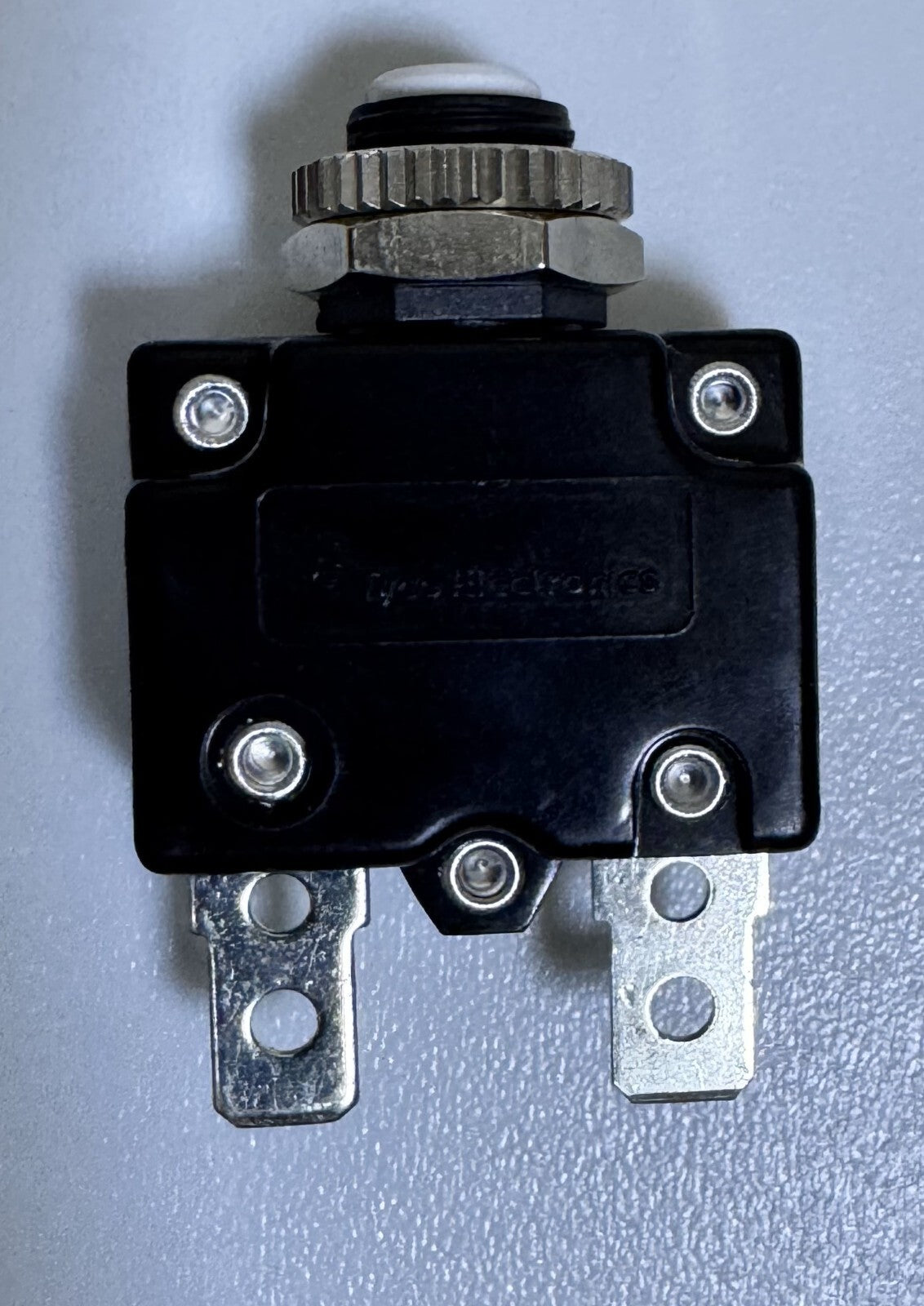 W57XA1A4A1010 Thermal Circuit Breaker 10A 250VAC/50VDC( Pack of 200 pcs) - saleem al tamimi electric equipment trading co llc-UAE