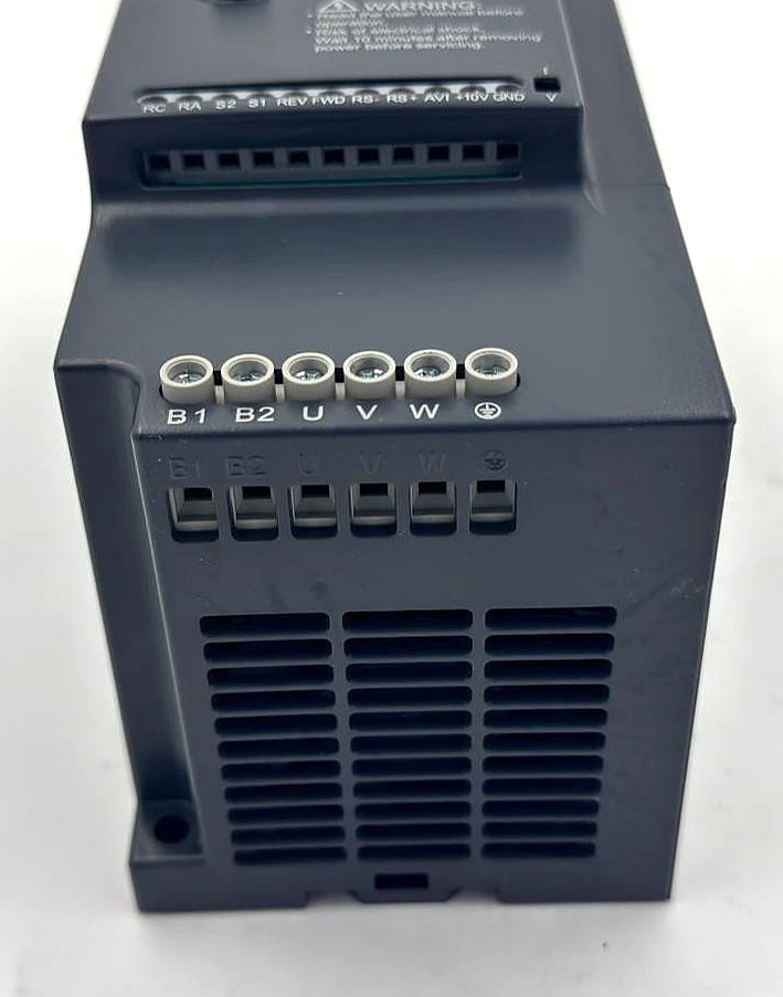 ZONCN NZ2002R2G2 Variable Frequency Drive (VFD) | 220V Input1PH/Output3PH - saleem al tamimi electric equipment trading co llc-UAE