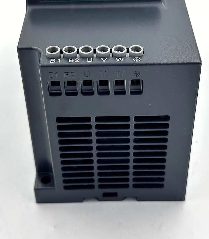 ZONCN NZ2005R5G/7R5P4 Variable Frequency Drive (VFD) | 380V input/output (3PH) - saleem al tamimi electric equipment trading co llc-UAE